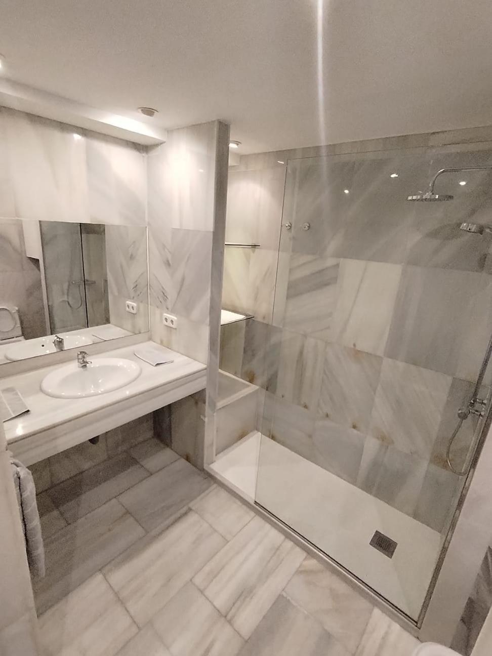 3- Hab Compartida Masculina 8x Hostel Madrid
